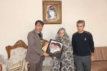 دیدار مدیرعامل سازمان حمل و نقل مسافر شهرداری تبریز با خانواده شهید والامقام «ابراهیم فیضی صرافی»