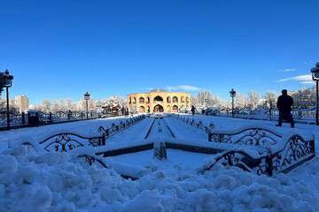 تصاویر و جلوه‌های زیبای ائل گولی برفی