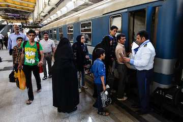 پیش فروش بلیت قطارهای مسافری فردا آغاز می‌شود