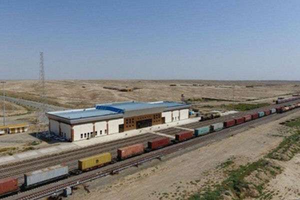  رشد ۱۰ درصدی تخلیه و بارگیری و جابه‌جایی یک میلیون مسافر در راه‌آهن شمال شرق۲