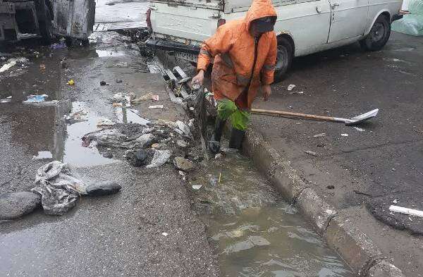 آسفالت ریزی ۳۲۰ تنی شهرداری منطقه ۷ تبریز طی هفته گذشته