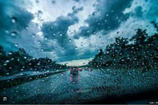 بارش باران در محورهای ۹ استان کشور