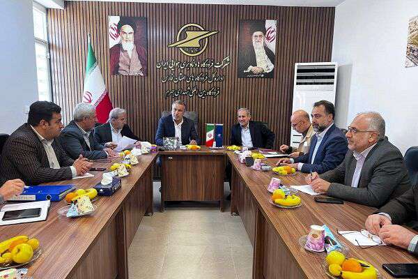 بازدید مدیرعامل شرکت فرودگاه‌ها از پروژه بهسازی سطوح پروازی فرودگاه جهرم