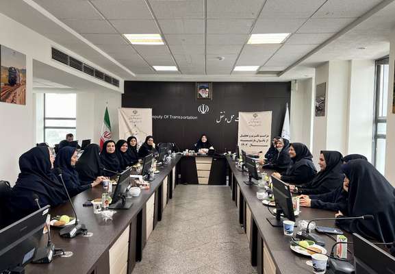 تقدیر از بانوان بازنشسته وزارت راه و شهرسازی