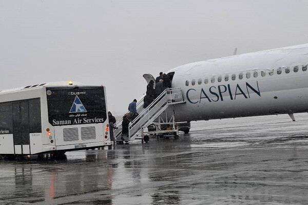 صرف ۱۴ تن اوره برای عملیاتی ماندن باندها و پارکینگ فرودگاه مهرآباد در روز ۲۱ بهمن