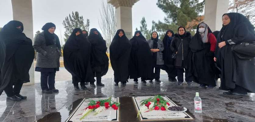 غبارروبی گلزار شهدای آرامستان قراملک