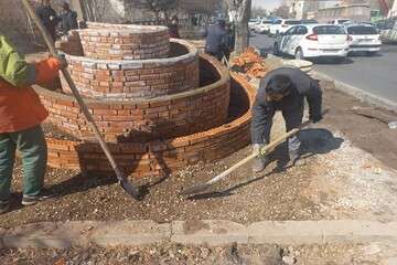 آماده سازی بستر گلکاری‌های سطح حوزه شهرداری منطقه ۱۰