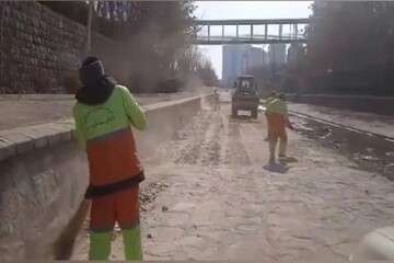 پاکسازی ۲۰ هزار متر مربع از محدوده داخل مهران رود