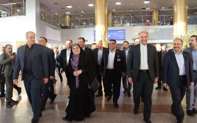 وزیر راه و شهرسازی وارد فرودگاه مشهد شد