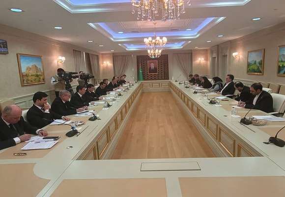 بررسی همکاری ایران و ترکمنستان در حوزه جاده ای و ریلی  با هدف ایجاد بسترهای حمل و نقل ترکیبی