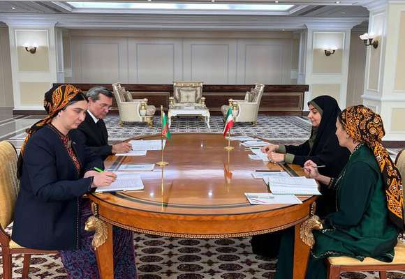 دیدار نائب رئیس خیریه کودکان ترکمنستان با وزیر راه و شهرسازی کشورمان/ بررسی همکاری‌های مشترک در زمینه صلح و اعتماد به نفع کودکان