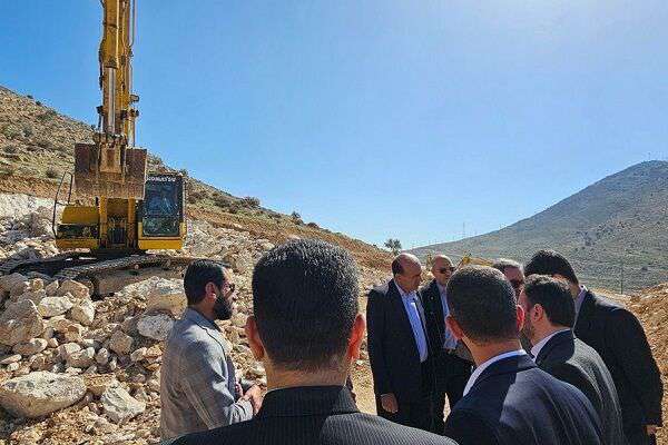 بازدید معاون وزیر راه و شهرسازی از پروژه‌های عمرانی شهر جدید صدرا/ تاکید بر تسریع اجرای طرح‌های زیرساختی و توسعه ای