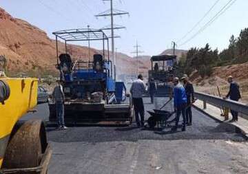آغاز عملیات پروژه اصلاح و ساماندهی مسیر اتوبان پاسداران با توزیع ۳۱۳ تن آسفالت