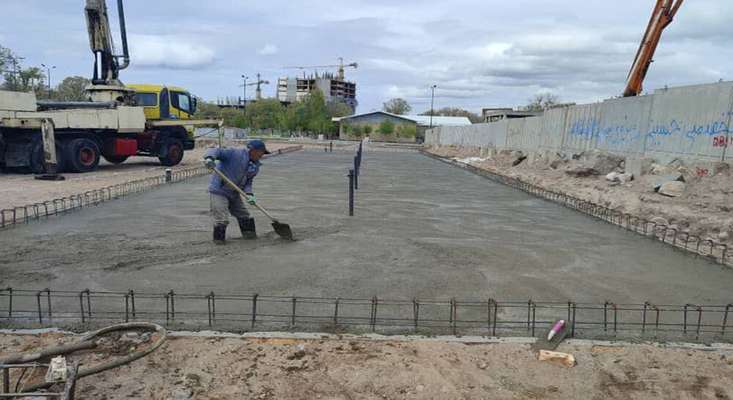 بتن ریزی کف آبنمای ضلع جنوبی پارک باغشمال