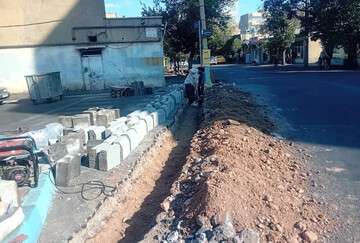 ضلع جنوبی خیابان آزادی جدول گذاری شد