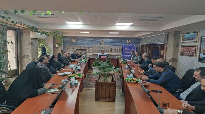 مرمت جداره های سنتی در پیاده راه تربیت