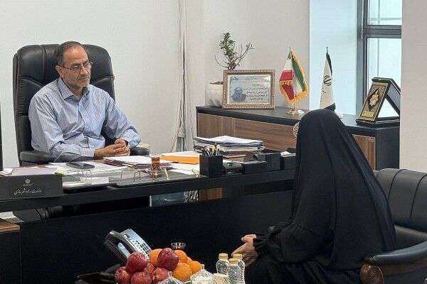 پاسخگویی بی‌واسطه؛ معاون وزیر راه و شهرسازی پای صحبت همکاران ستادی نشست