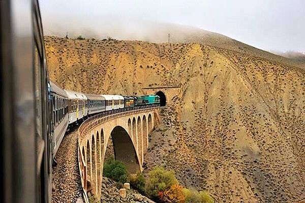 جابه‌جایی بیش از ۳۷ هزار نفر مسافر در راه آهن زاگرس