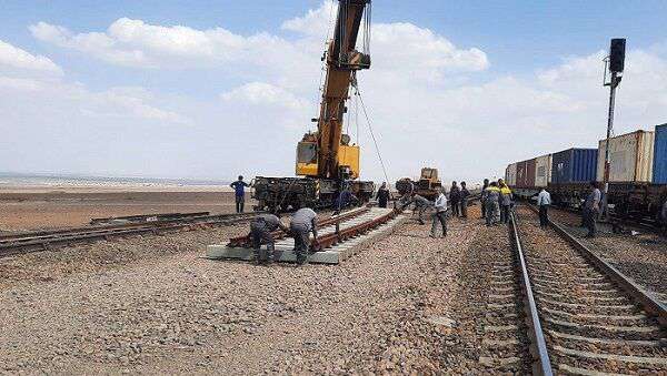 خداحافظی با محدودیت سرعت در ایستگاه خاتون‌آباد راه‌آهن هرمزگان
