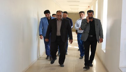 بازدید سرزده مهندس پشتیبان شهردار بم از واحدهای مختلف اداری