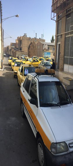 مانور نمادین تاکسی های شهری...